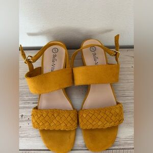 Bella Vita Ellison low block heel slingback sandal